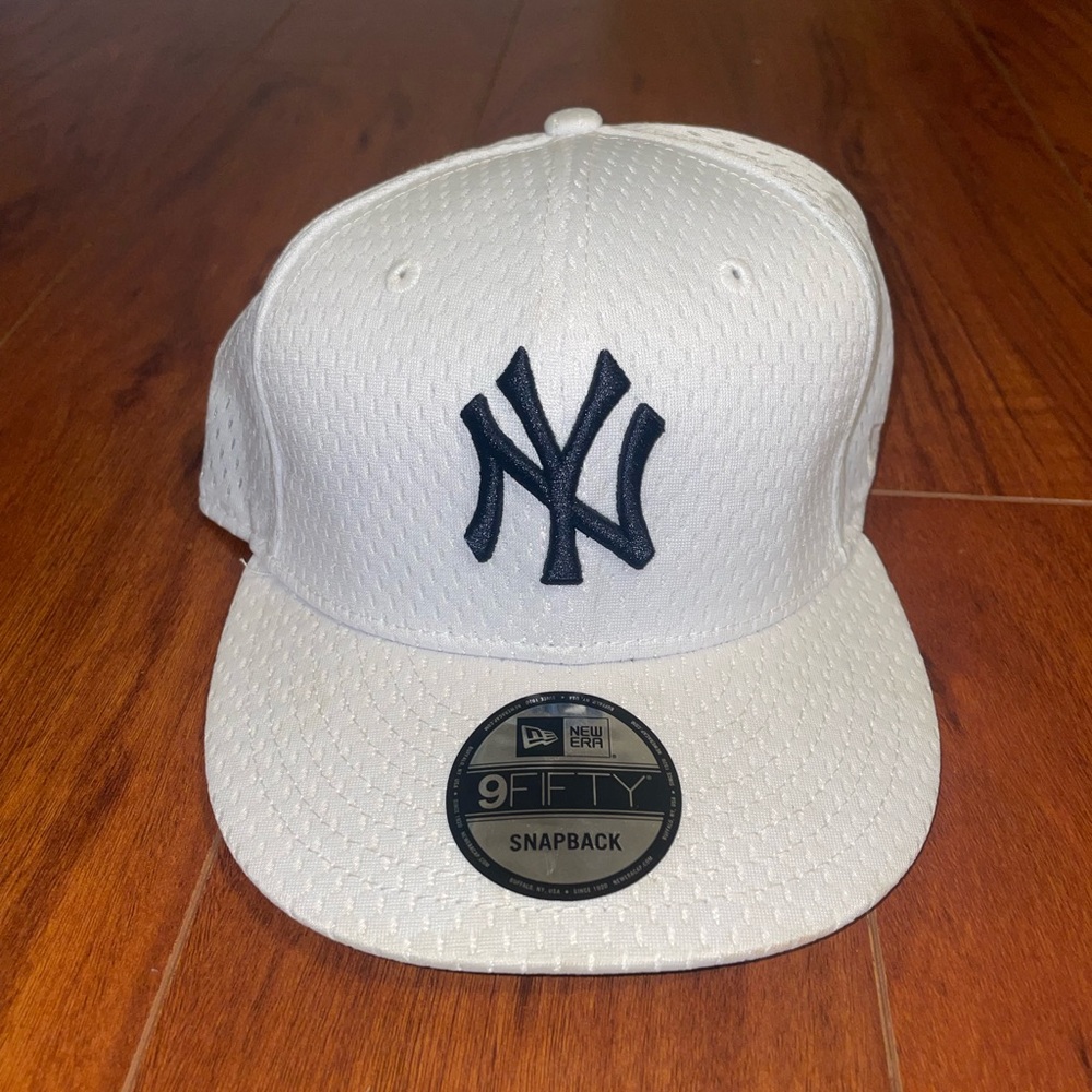 Yankees Mesh Snapback